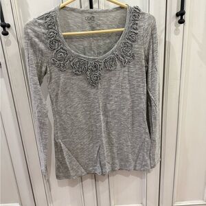 LOFT Heather Gray tissue tee Long Sleeve Top with Rosette Accents